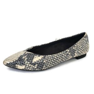 Vionic Caballo Snake Print Leather Pointed  Shoes